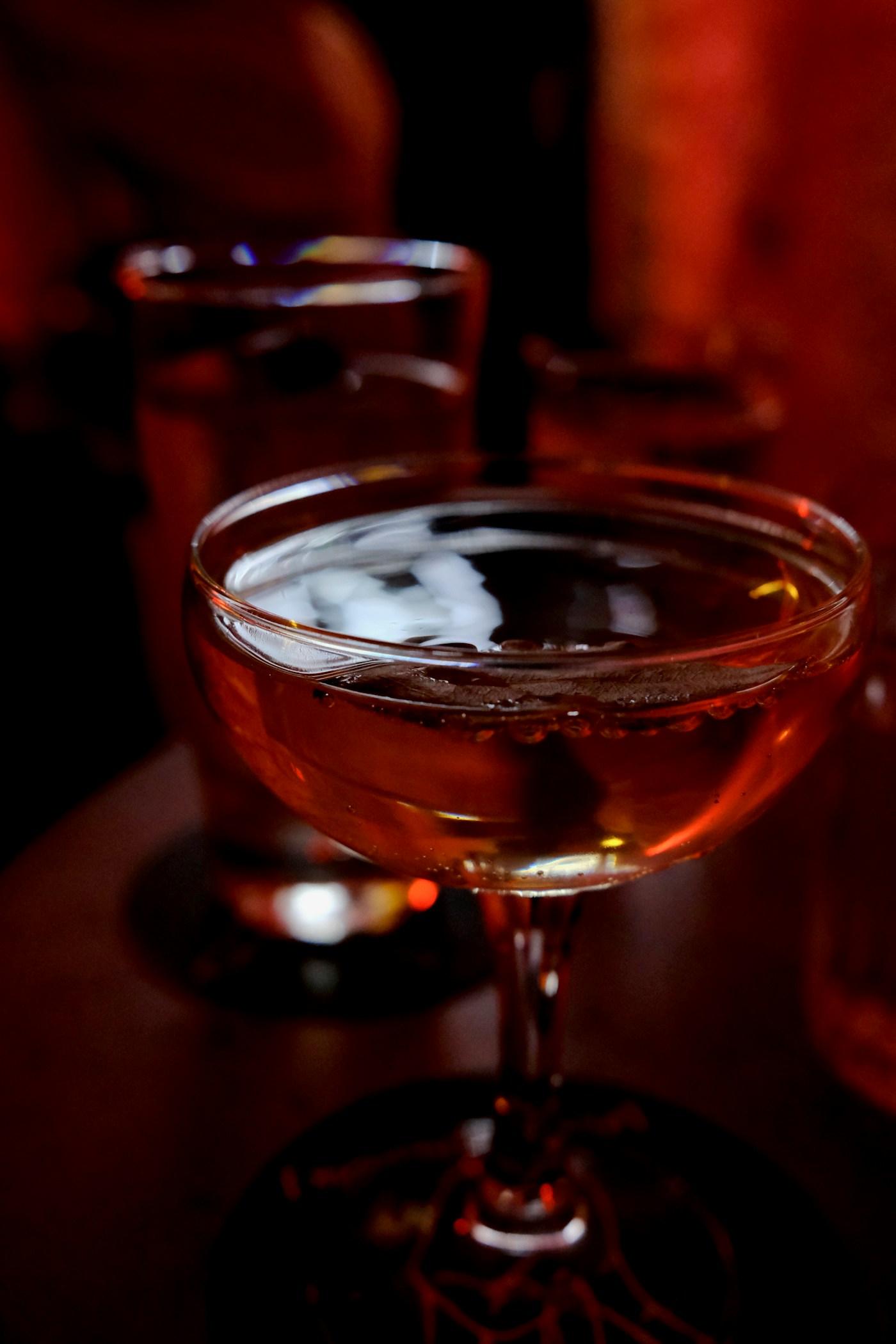 Whisky sklenice ve světle